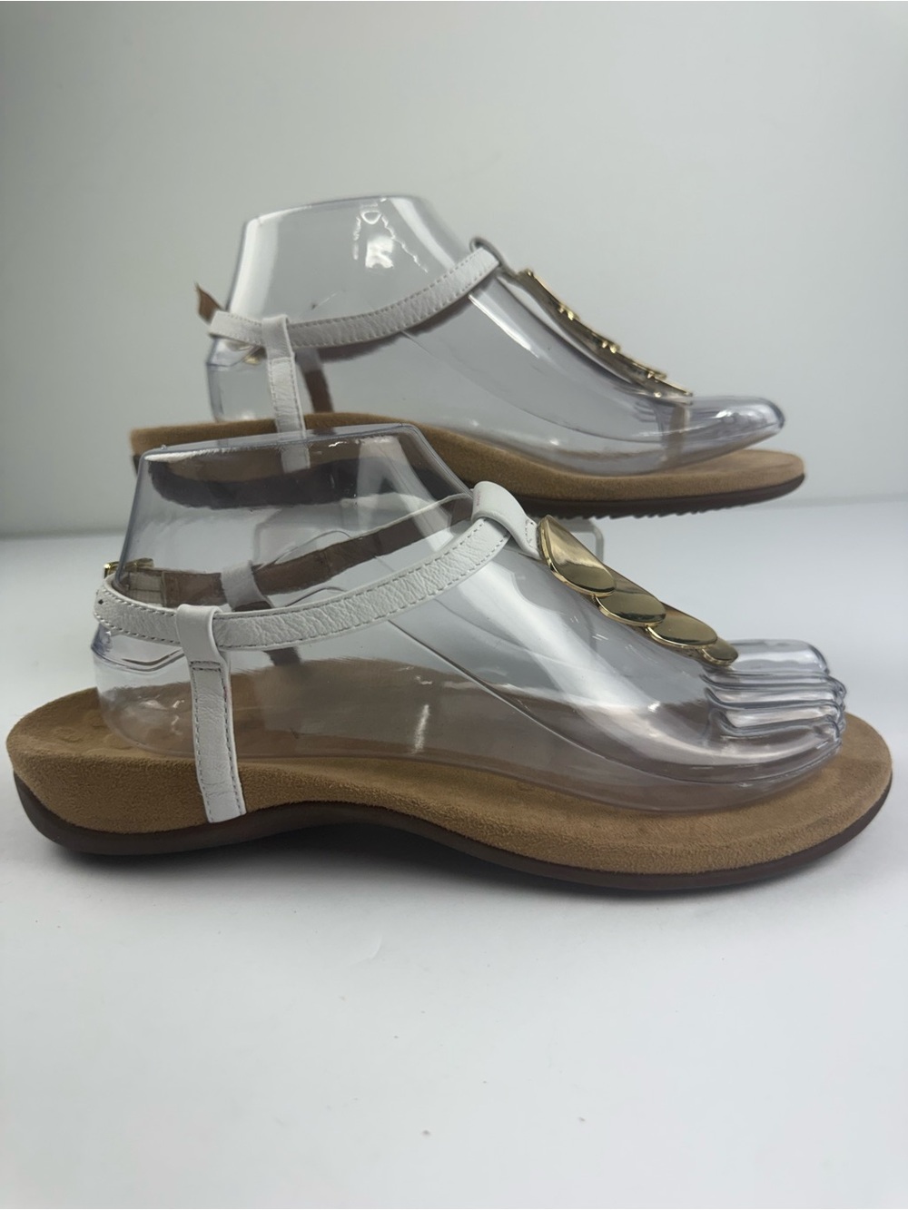 Vionic Womens 7 Nala Sandals White T Strap Gold Coin Embellishments